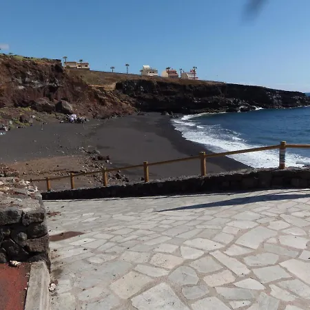 Apartamento Cerca Del Mar Bajo A Apartment *